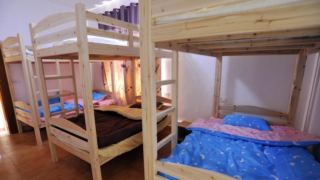 Lan Shan Chu Youth Hostel Yangshuo Rum bild