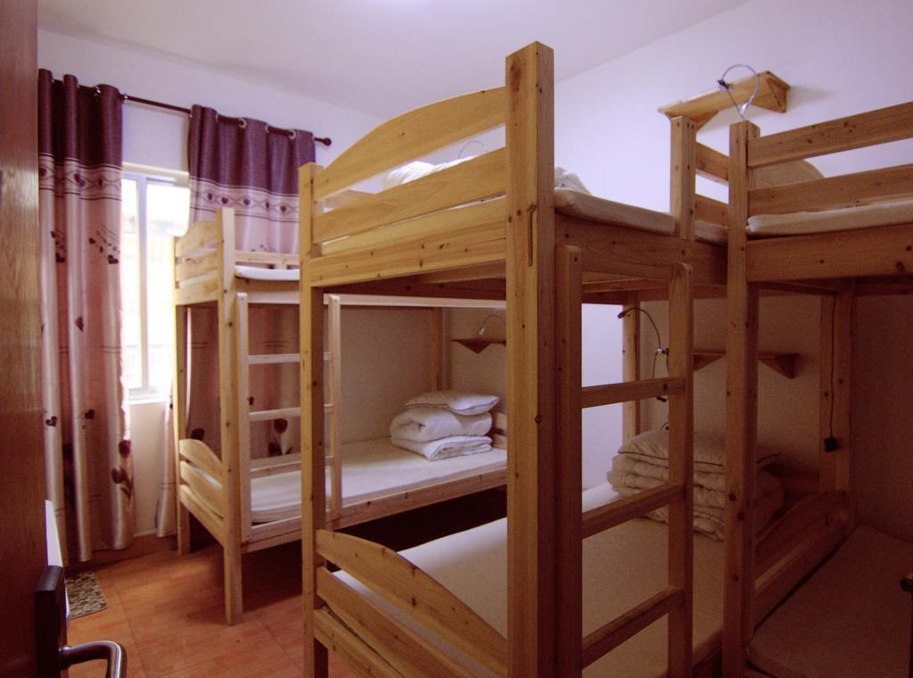 Lan Shan Chu Youth Hostel Yangshuo Rum bild